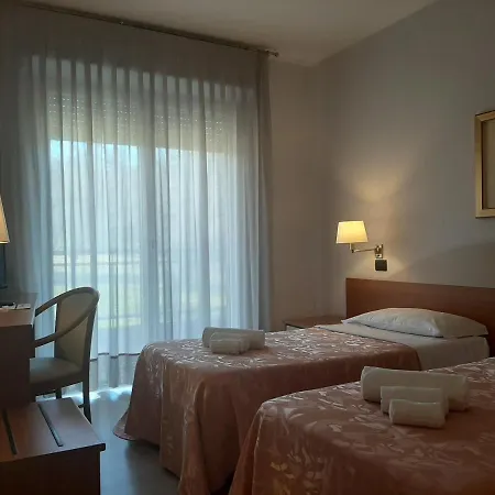 ホテル Roero Park