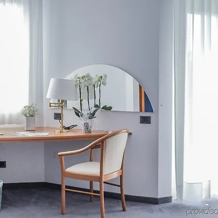 ホテル Roero Park