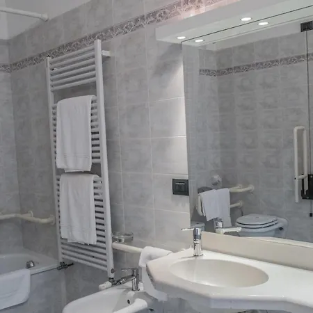 ホテル Roero Park