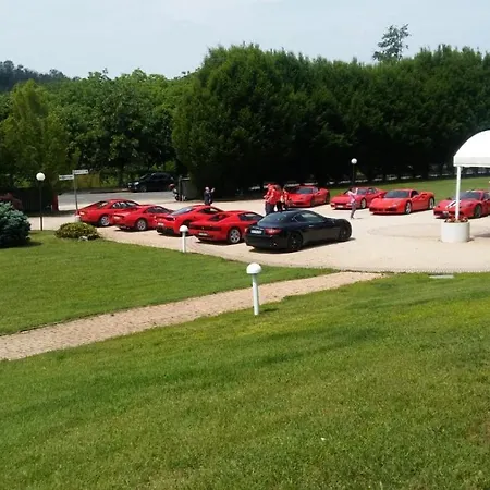 ホテル Roero Park 4*